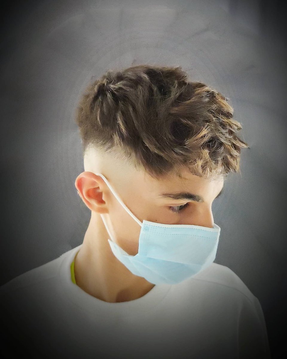 IdeasPeluqueria's tweet photo. #revistabarberos #revistabarberias #haircuts #revistapeluquerias #revistacoiffure #hairguy #esteticamagazine #beautymarket #hairstyle #menslook #menstyle #menshair #mensstyle #barbermagazine #barberstyle #barberlife https://t.co/c8mYd0Yl5x