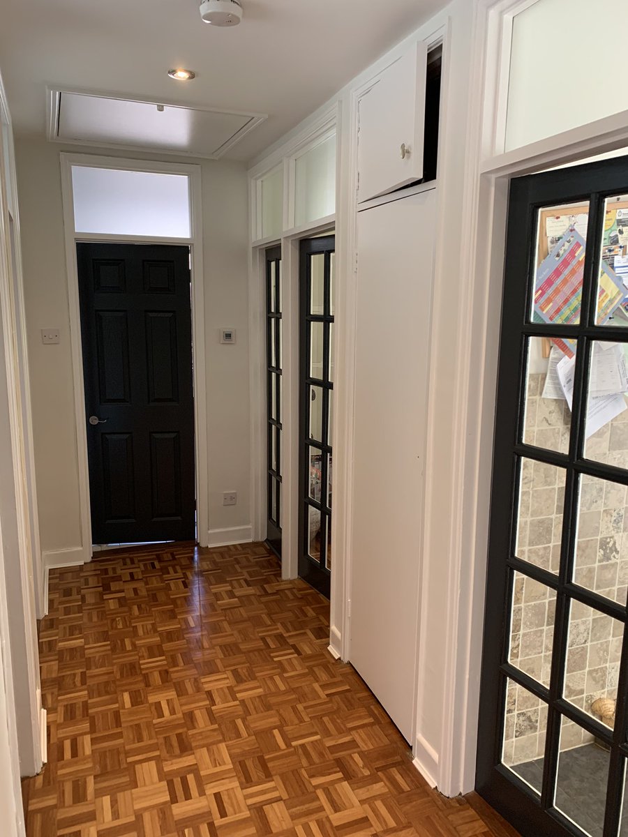 PHDecor8ing's tweet photo. Newly completed hallway. All painted with @PPG @JohnstonesPaint and doors finished with @TwoFussyBlokes rollers. Acrylic Durable emulsion I’m ‘Anthracite’ and ‘New Chalk’. Woodwork finished in Aqua Satin in white and doors finished in Aqua Satin in ‘Anthracite’ https://t.co/38o0Wce9tk