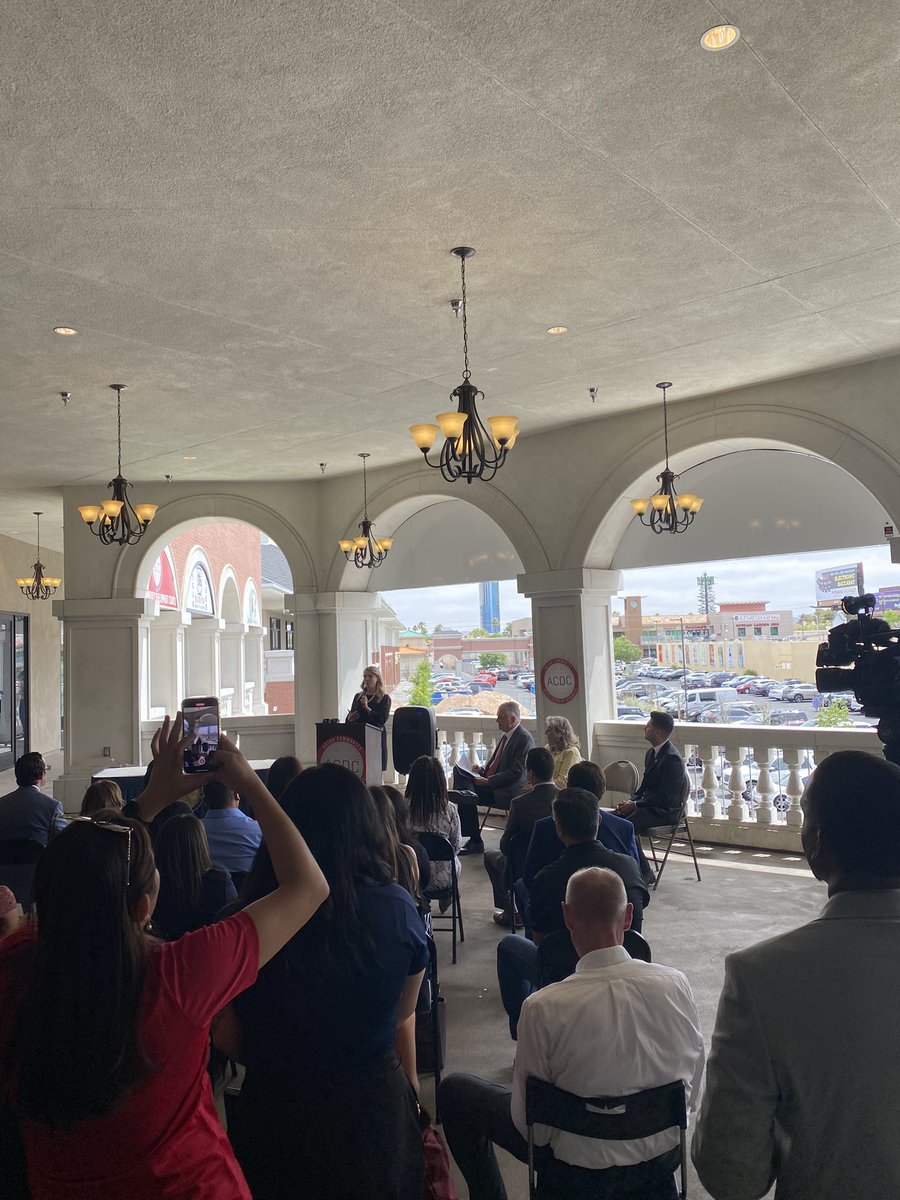 TheLMurrieta's tweet image. Here to support our friends at @ACDCNV for their tireless work during the #NVLeg to advocate for language access at today’s bill signing! #LanguageJustice