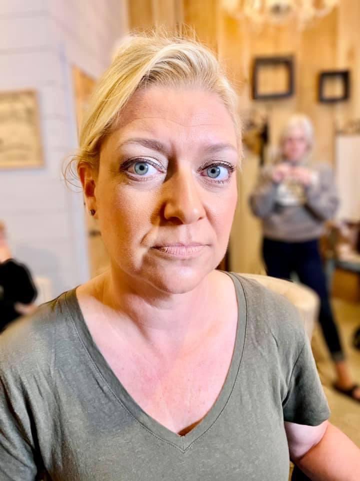 andriaartistry's tweet photo. Mother’s of the bride 
Wedding 05. 29. 21 

Makeup by: Me

@KVDBeauty @UrbanDecay @tartecosmetics @BECCAcosmetics 

#makeupartist #makeup #bridal #weddingmakeup #bridalmakeup #indywedding #lipstick #lashes #bridesmaid #wedding https://t.co/HCb5bIlwSD