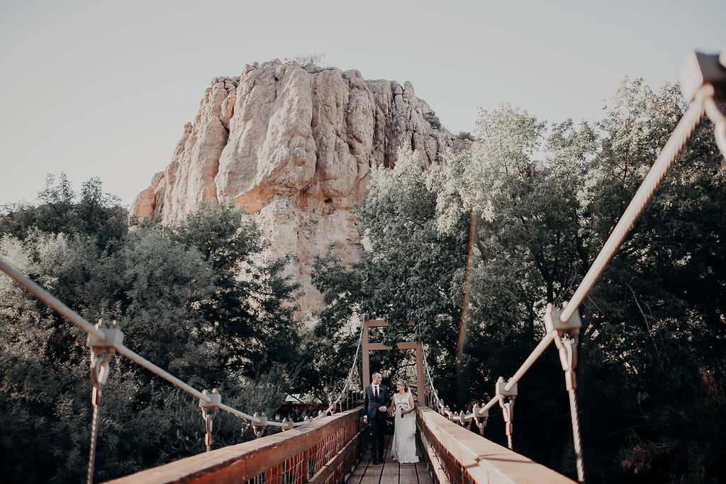 viewsatsuper's tweet photo. We are praying and hoping the Telegraph fire is under control soon and saves the beautiful Boyce Thompson Arboretum! 💕 We have had so many beautiful weddings there.... 🙏#telegraphfire #theviewsatsuperstitionweddings https://t.co/FcJTwHpU3r