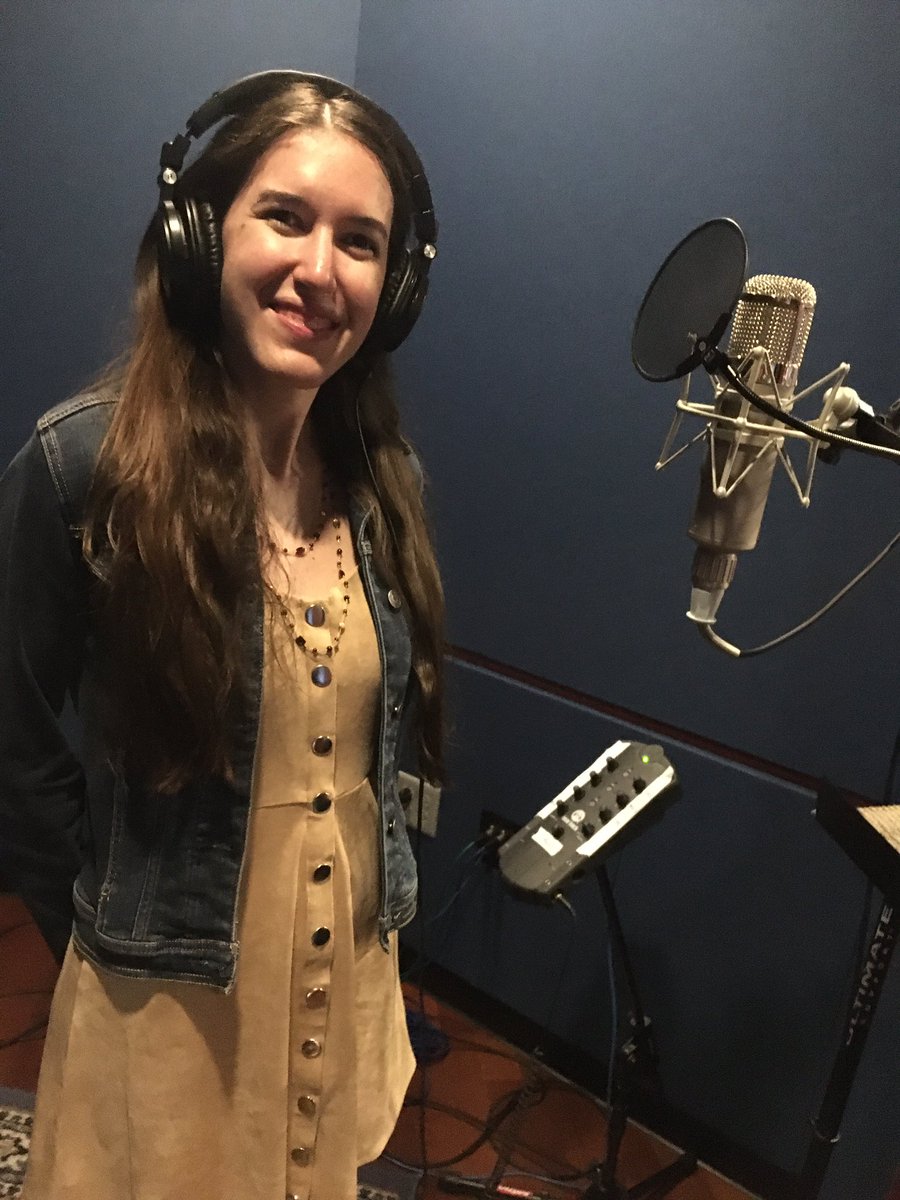 HBPrincessesPod's tweet image. Happy belated get to know the hosts Sunday! Demi’s favorite place is the studio. She had a session on her birthday. Get ready for some country songs! 🎸🤠