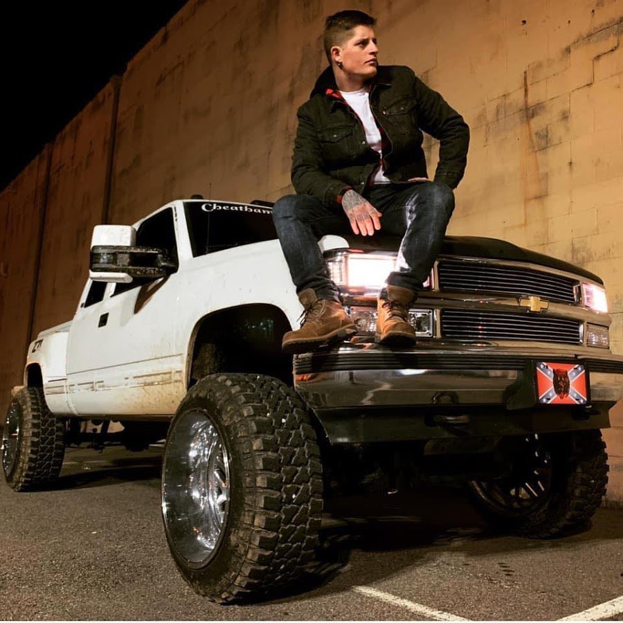 So my #MCM is this amazing guy right here he is sweet funny and honestly a smile has not left my lips since I met him. I’m all his and he is all mine. 😘