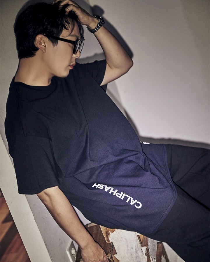 QuanTaiwanfam's tweet photo. So handsome. 😍😍😍
#haha #hadonghoon
#하하 #하동훈 #caliphash
CR caliphash_official
👍🏻
CALIPHASH X HAHA
2021 NEW DROP T-SHIRT
"WAIST LOGO TEE"
AVAILABLE IN ONLINE https://t.co/gUgNJvLalc