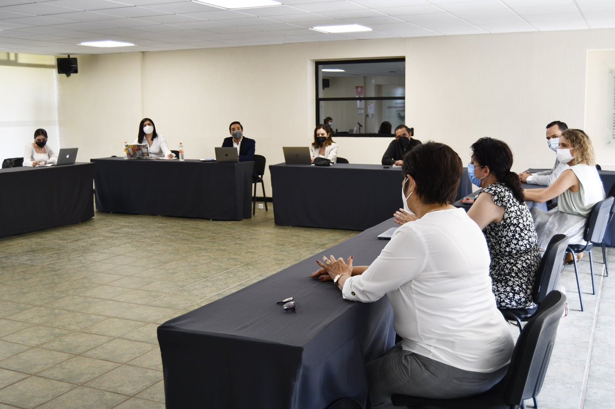 ceal_iberoleon's tweet photo. Hoy nos reunimos con los integrantes del Comité de Participación Ciudadana del Sistema Estatal Anticorrupción para dar seguimiento a la propuesta que estamos generando en conjunto.

#CEAL
#IberoLeón
#anticorrupción
#ParticipaciónCiudadana https://t.co/yc3FPZQCtv