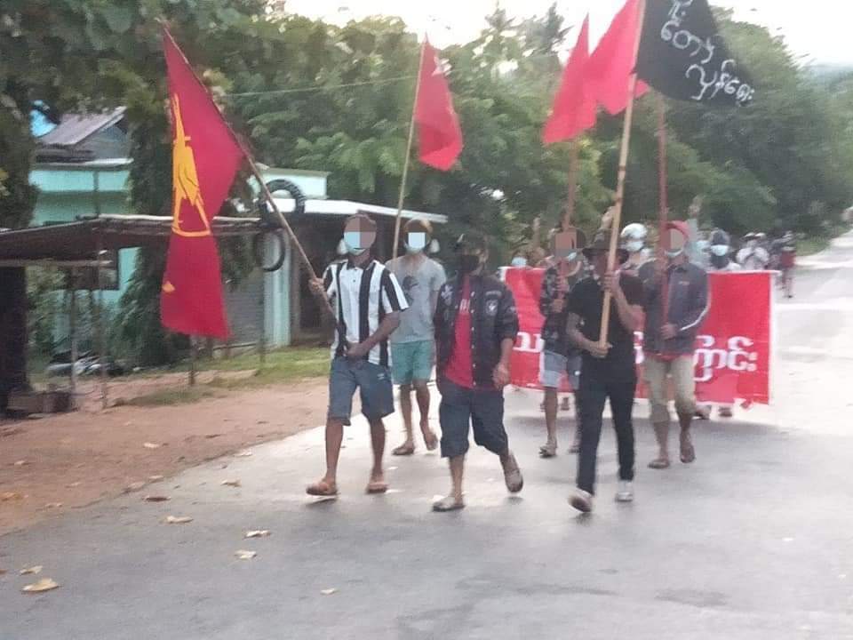 #Launglone Township On the morning of June 8, a demonstration was held in #Maungmakan village against the military dictatorship.

#WhatsHappeningInMyanmar 
#June8Coup 
#MilkTeaAlliance #RejectCoupRejectASEAN