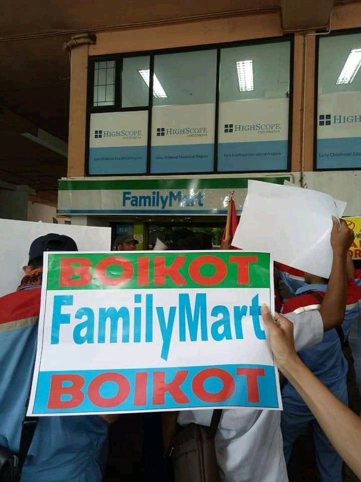 KadiHidayatulla's tweet photo. @famima_now #BoikotFamilyMart https://t.co/hkTNeYvzkK