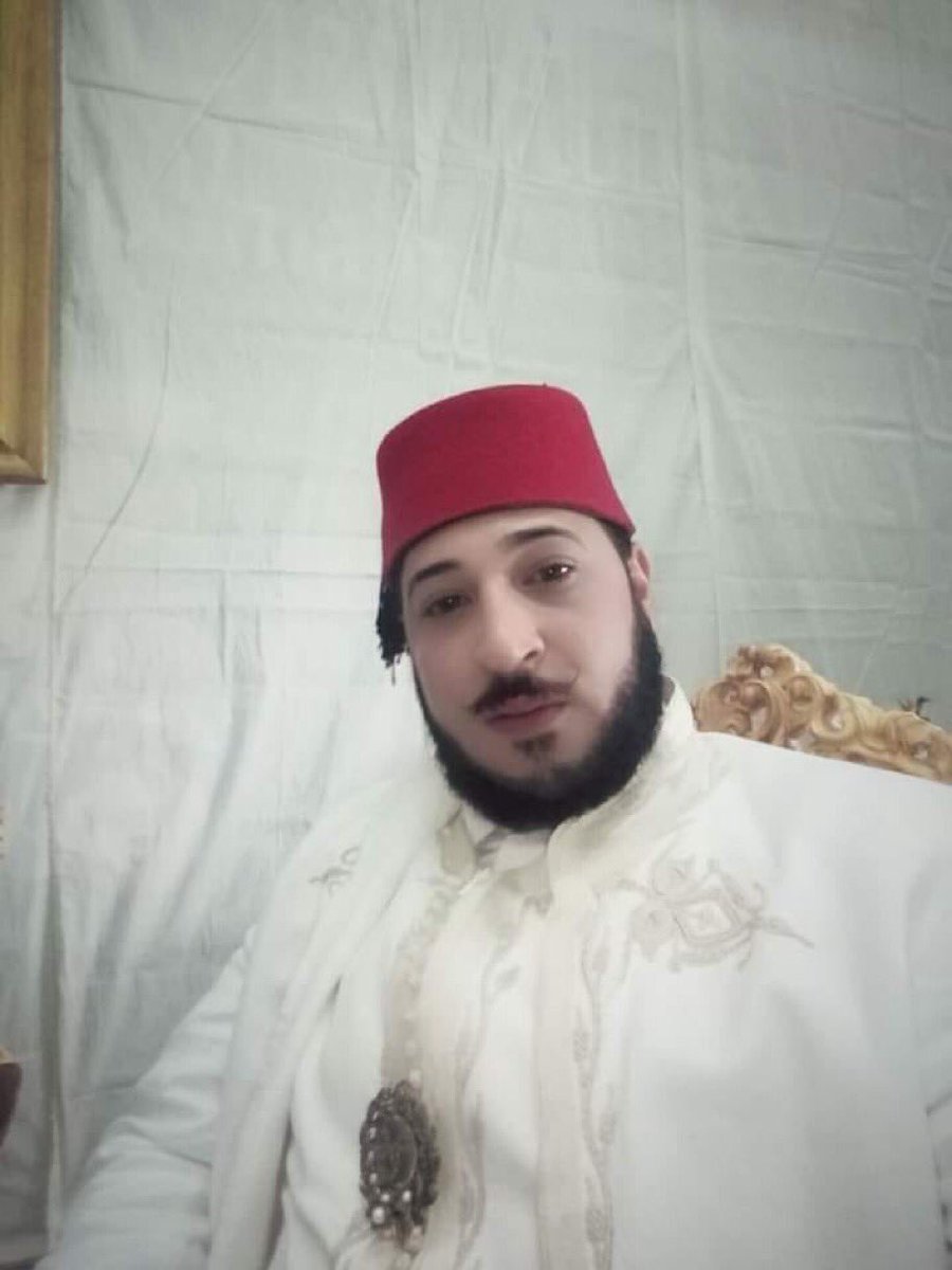 IlfuEelst's tweet photo. Donnarumma under Al-Khelaifi https://t.co/Wg5Qr583EK