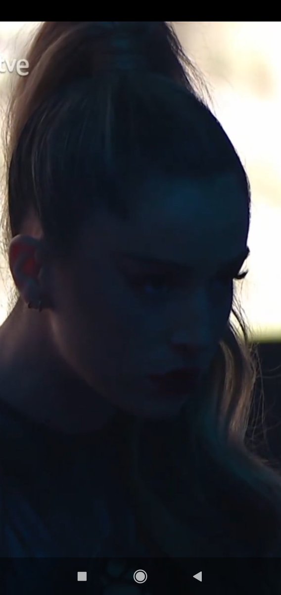 aaariitzz's tweet photo. En el suelo #TheDancerFinal #LolaIndigo @lolaindigomusic https://t.co/f3K0YK0wkd