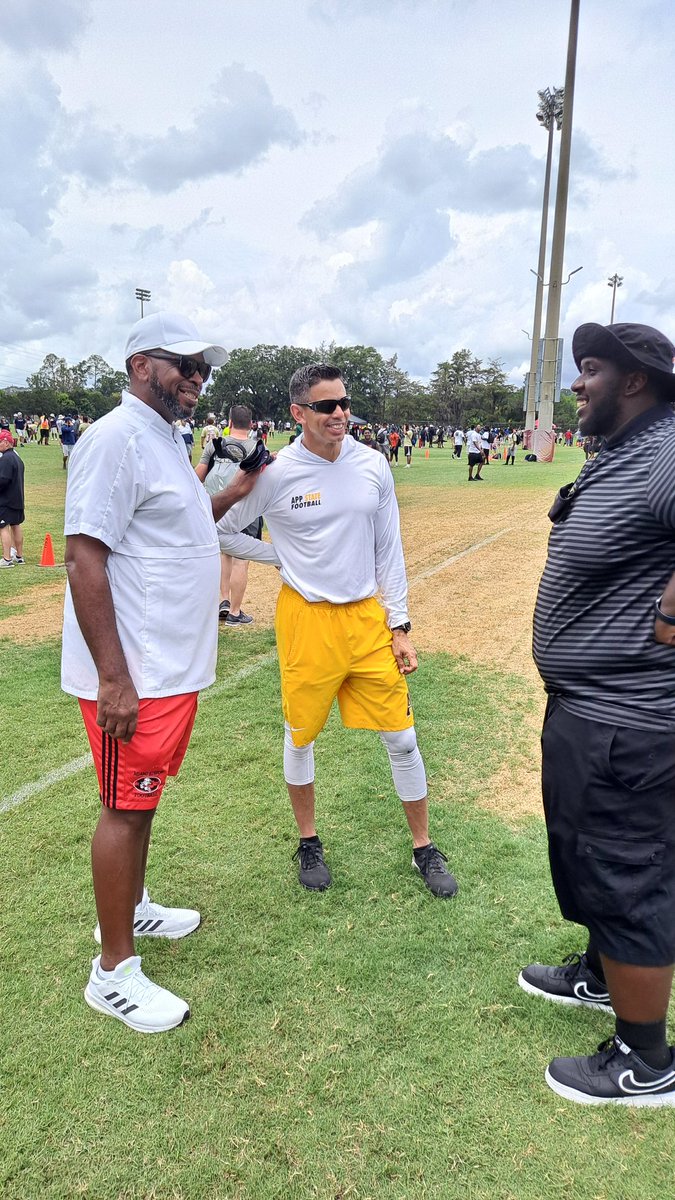 aknight915's tweet photo. Amazing job on our Camping trip this Weekend (Football Camping)! Last stop was Tallahassee FL. at the FSU football Camp! Way to get better this weekend!
#FSUCamp
#USFCamp
#TampaFL
#TallahasseeFL
#TeamBonding
#CobraNation
#StrikeFast
#WeAreTheSouth https://t.co/2BFm5DwDqU