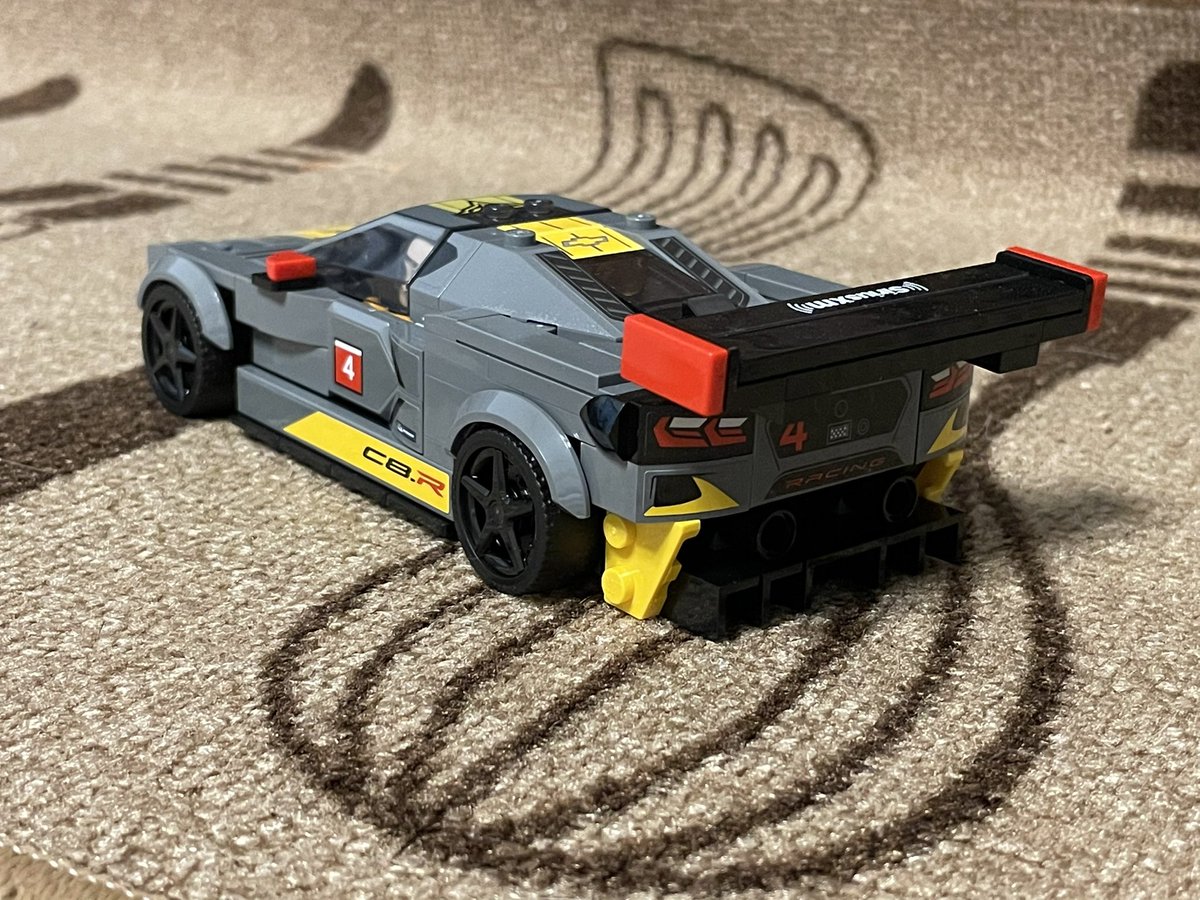 fukatyutu's tweet photo. コルベットレースカー😄
この間のビンテージコルベットとセット品😋
#lego76903
#legocorvette
#legospeedChampion
#新作lego https://t.co/QBrLvGsYOw
