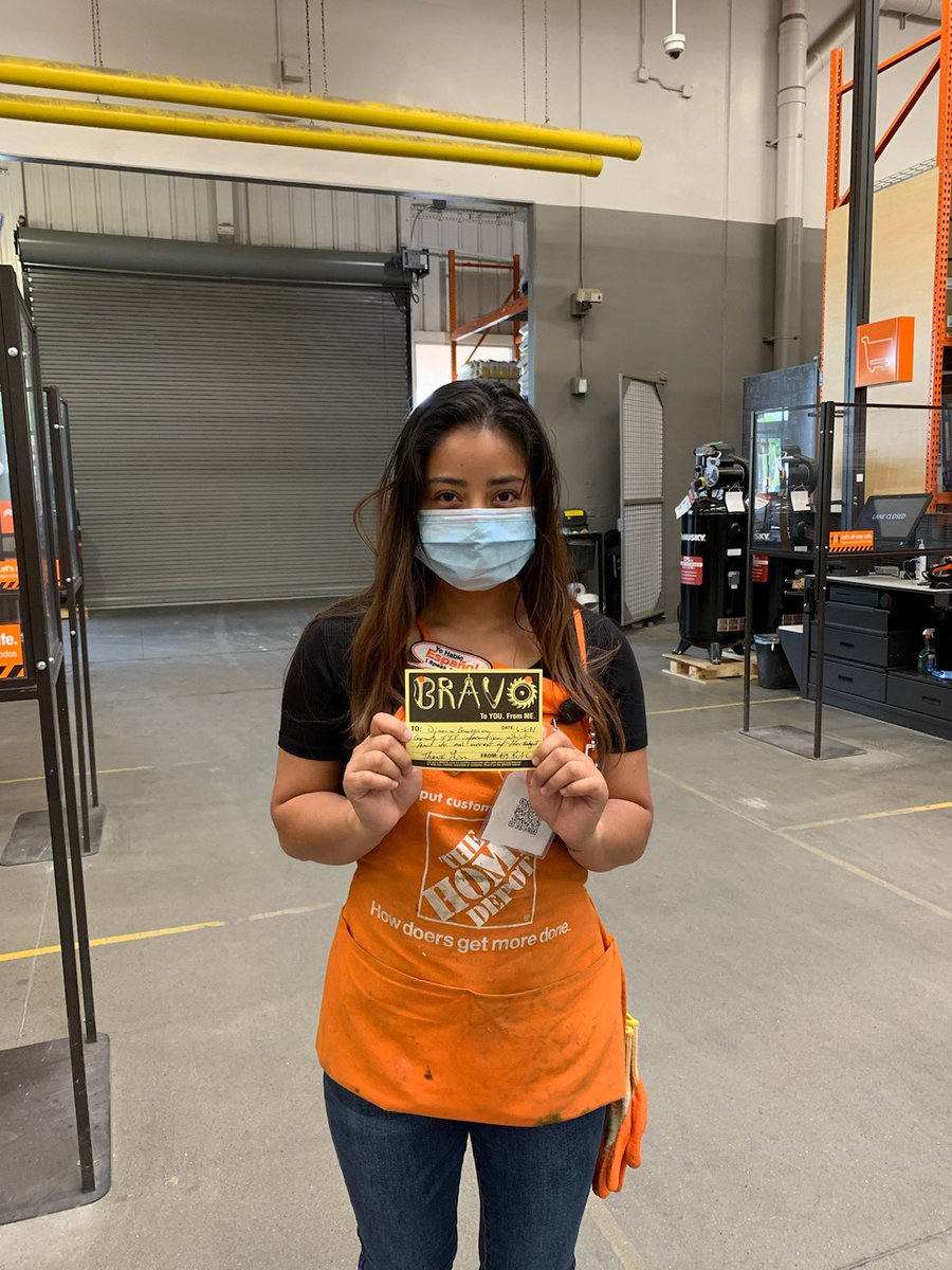 AaronFooteD130's tweet image. Shout Out and Thanks to Associate Diana Garcia at #480. Recognized for her TIP that led directly to an arrest of a subject removing high dollar hardware. Another example of D90 #GETtingEngaged. #D130driven @jacki_mccord @dan__lloyd @misjudes @DNehk