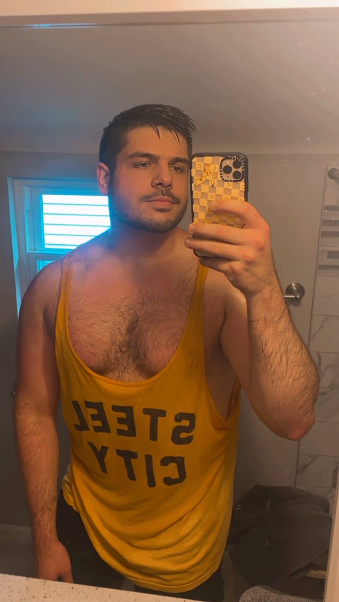 pikalouis's tweet photo. *taps mic* is this thing on? https://t.co/XUV8w51gX8