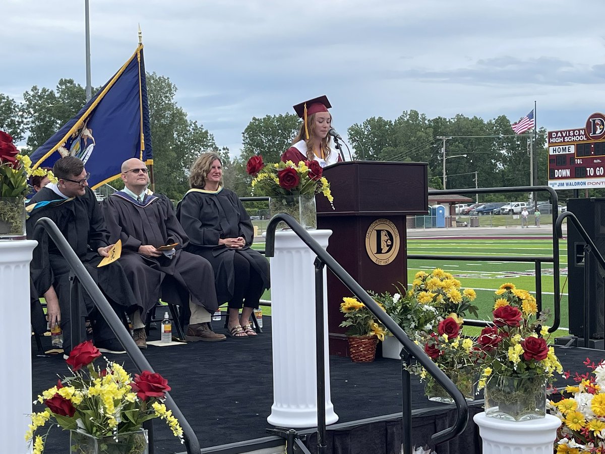 DTV_Official's tweet photo. An amazing speech given by Class of 2021’s Valedictorian, Hannah Eller!! https://t.co/GtTMyvQJxU