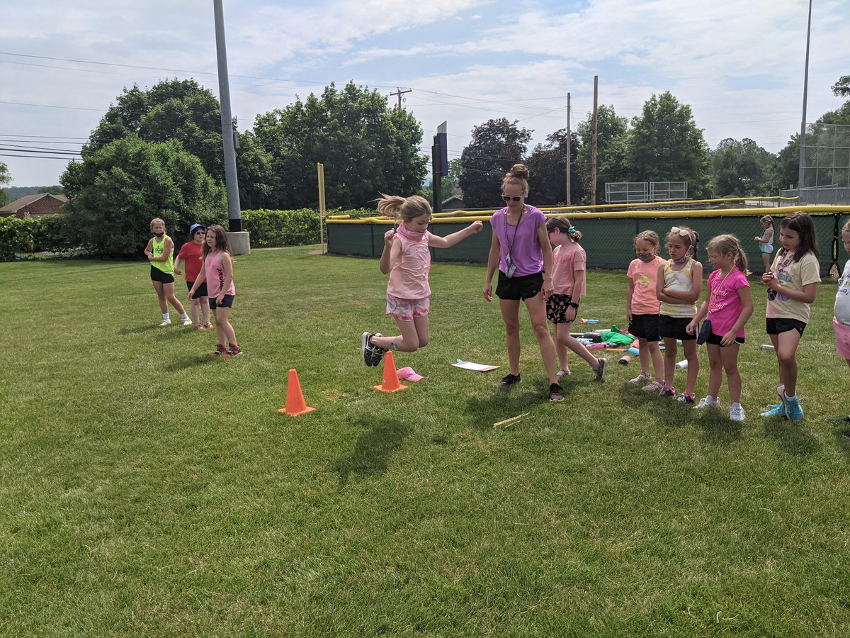 MrsMisicko's tweet image. 3rd Grade Field Day Fun! @DESPolarBears #reCONNECTnycsd