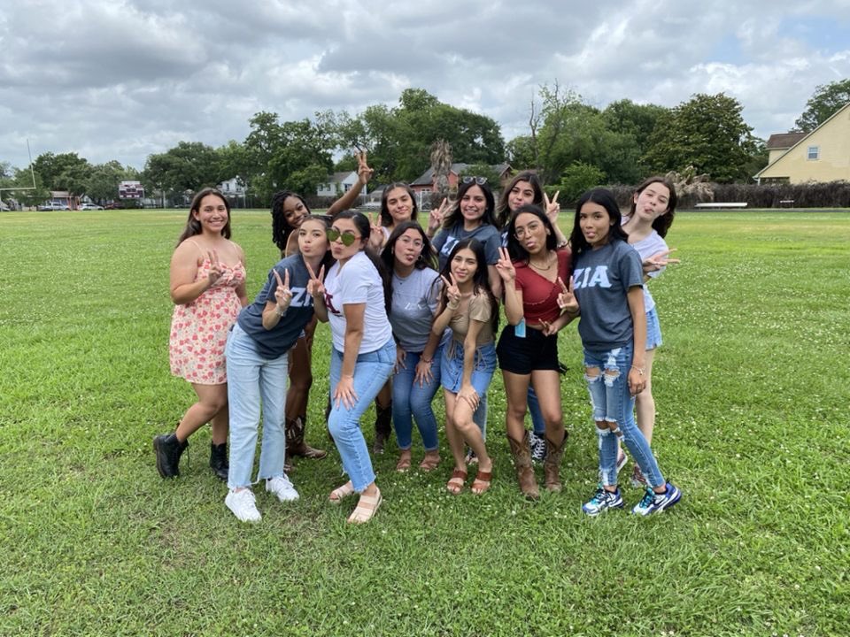 It’s our senior’s last fun day, ZIA can’t wait to see all of you walk the stage this friday!