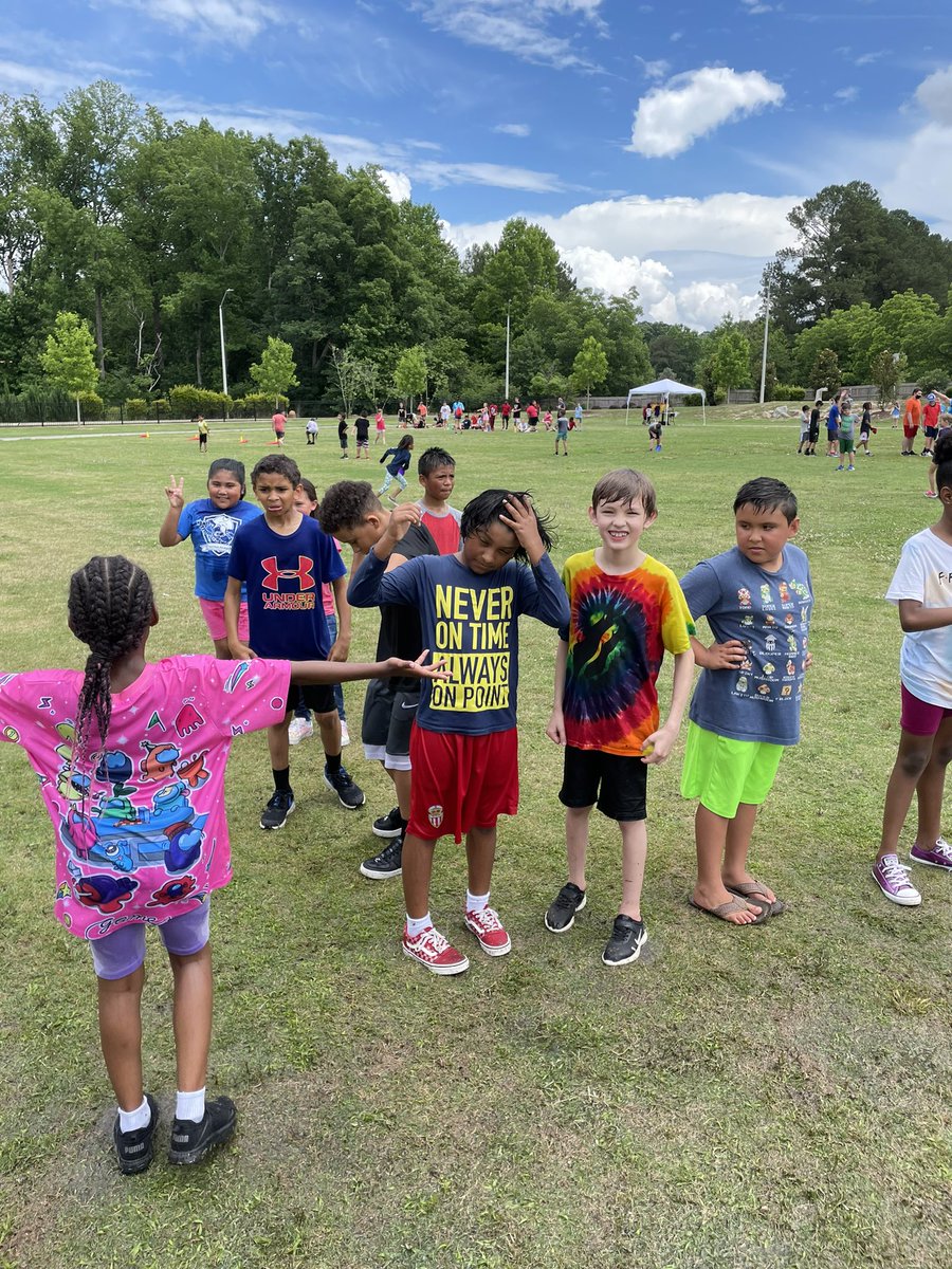 mrspuryearclass's tweet photo. Field day success! Even virtual kids came to join in on the fun! It’s so great to have some fun live and In person! @BryanRoadES https://t.co/A6vJYjIYbV