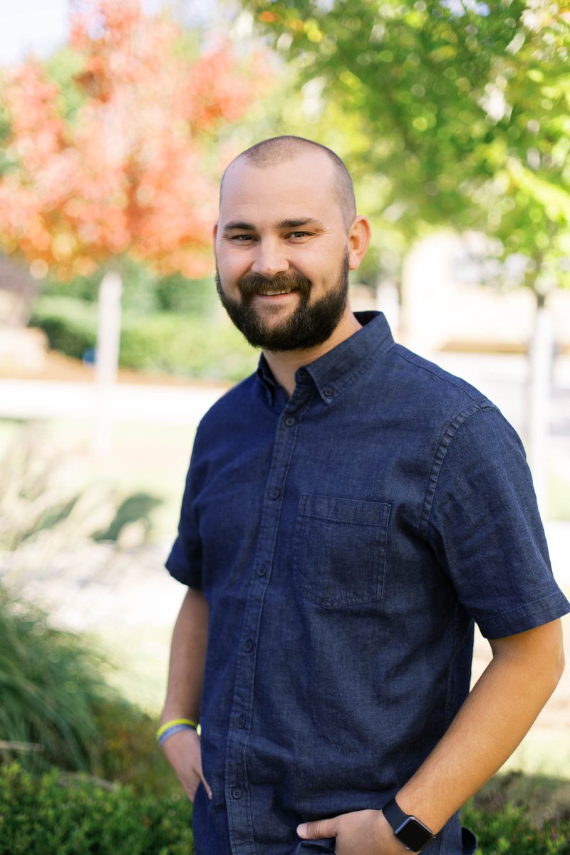 okchristian's tweet photo. Meet Trent Dobbs!
Dobbs is a 2011 OC alum with an Interdisciplinary Studies degree in Bible, Youth Ministry and Business and returned to the OC team in 2017 as the Director of Freshman Experience!
Learn more on our Instagram stories!
#OCisHome #OCStories #HumansofOC https://t.co/YaRLFgCJVN