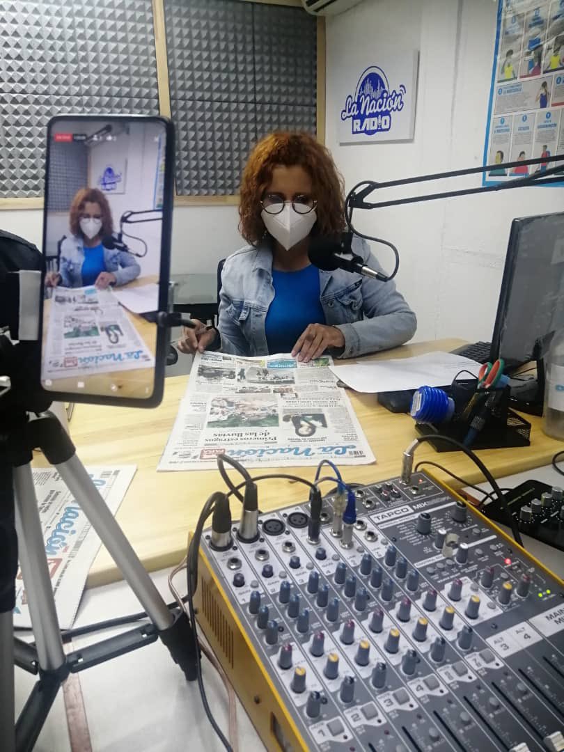 Amo mi trabajo. La radio y Tv son mi pasión e informar mi compromiso . lanacionradio.fm Al Momento . Lunes , miércoles y viernes 8am