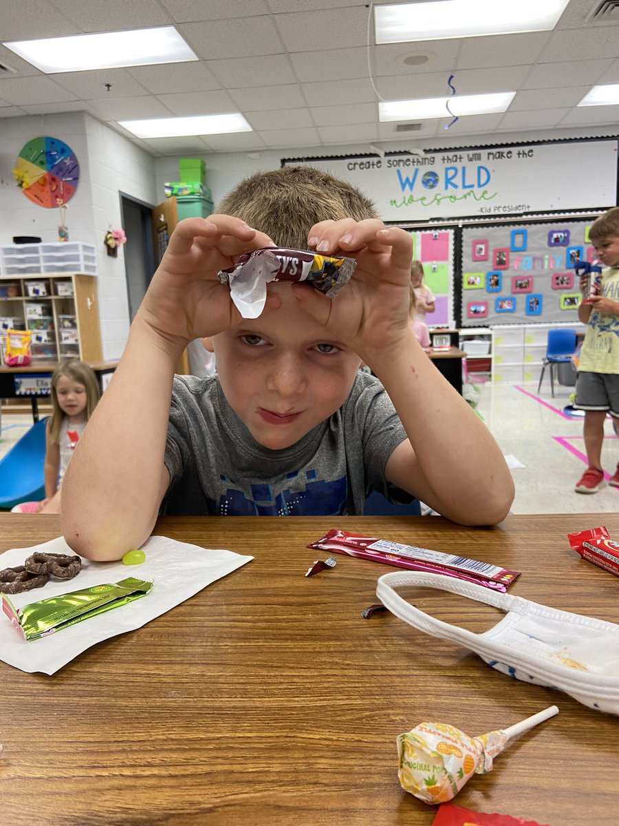 msflanary's tweet photo. Cc is for Candy! #BackwardsBootcamp @Hersheys @Airheads @Starburst @Skittles @kindersmorgie #HappyClassrooms #kindergarten @MVESEagles https://t.co/MKYXNcfUhR