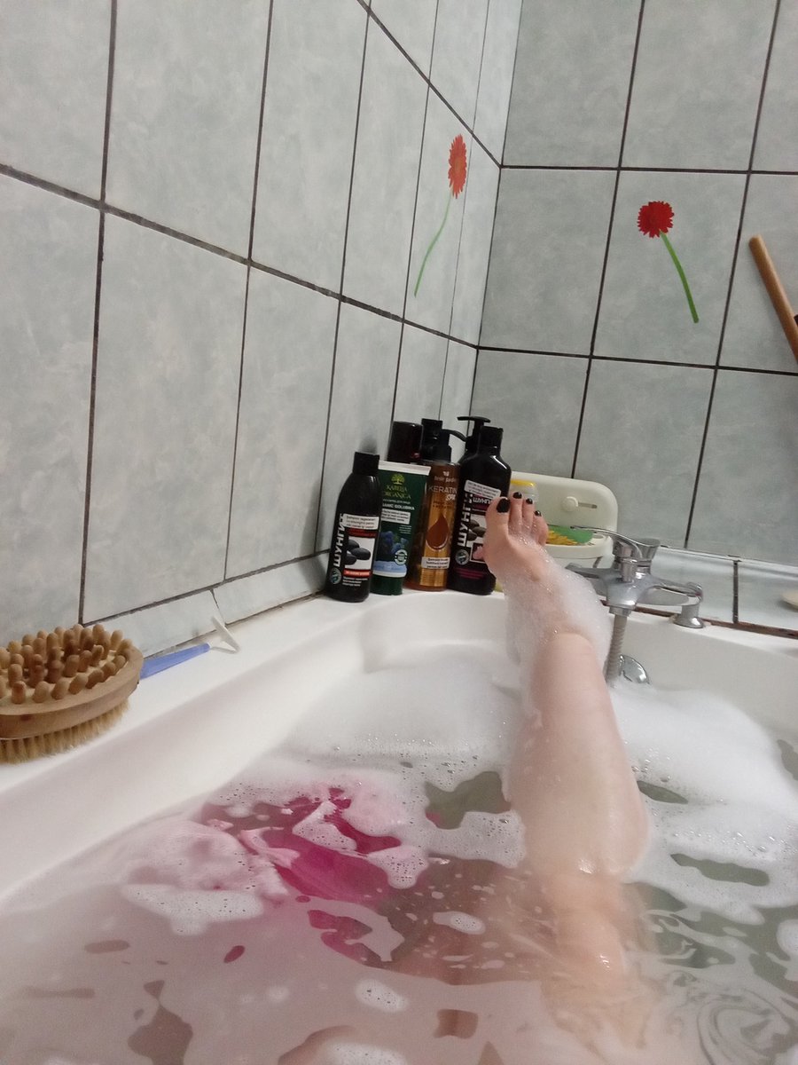ImperatrizaSADO's tweet photo. Today : one obvious leg! #toiletgames #bathroomplayground #wetmistress #bowyourhead #winsdomofoldsoul #bdsmpreatcher #devildodger #footfetish #payforattention #findomme #financialdominant #femalesupremacy https://t.co/WKdyE2iwxU