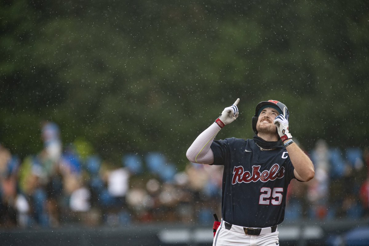 OleMiss's tweet photo. O Captain! My Captain!
#HottyToddy #SuperRebels https://t.co/anvkDpgyX6