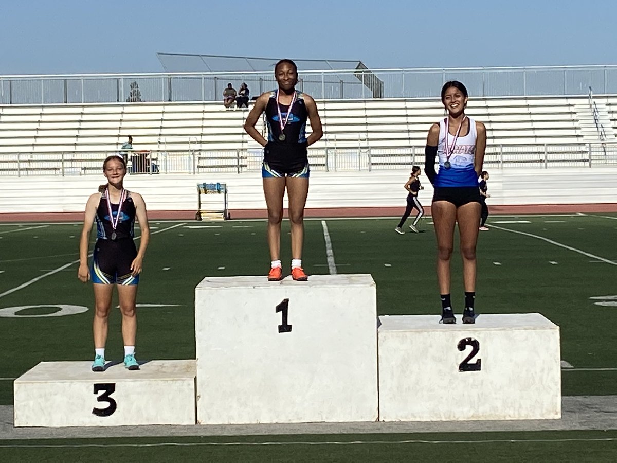 Your Junior Varsity Girls 400m Champion Shelby Shelton. Julianna Luchsinger takes 3rd place! <a href="/ElCapAthletics/">ECHS Athletics</a> <a href="/ecgauchos/">El Capitan HS 🤠</a> <a href="/GauchoNetwork/">Gaucho Network</a>