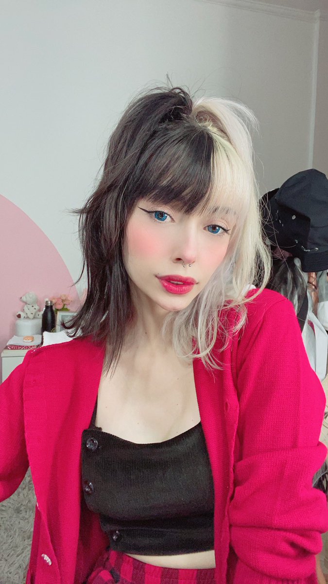 Minha lente da Seraphine chegou jaja chega o cosplay e a peruca 