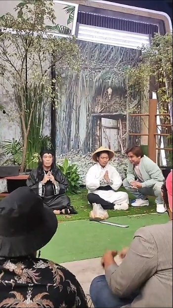 62_video's tweet photo. Billy Syahputra Saat Taping &amp; Live OVJ Lanjut Vlog Fayola Ada Bang Billy Video Kol Ama Aunty Memes, Tanggal 11 Bang Jon Mau Ke Bali...!!! GASKEN #BILMES #BILMESHARUSHALAL https://t.co/TUEpyikjyB