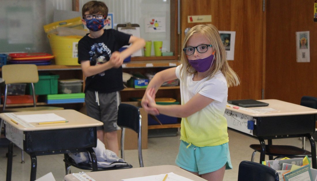 KLSchools's tweet photo. Ask an IMES first grader to name the parts of a seed and they’ll tell you about the seed coat, seed scar, embryo and cotyledon and show you the fun movements that help them remember - thanks to the Seed Study program @pnwboces @CEEPNW #KLActiveLearning https://t.co/j3tBoSdqtt