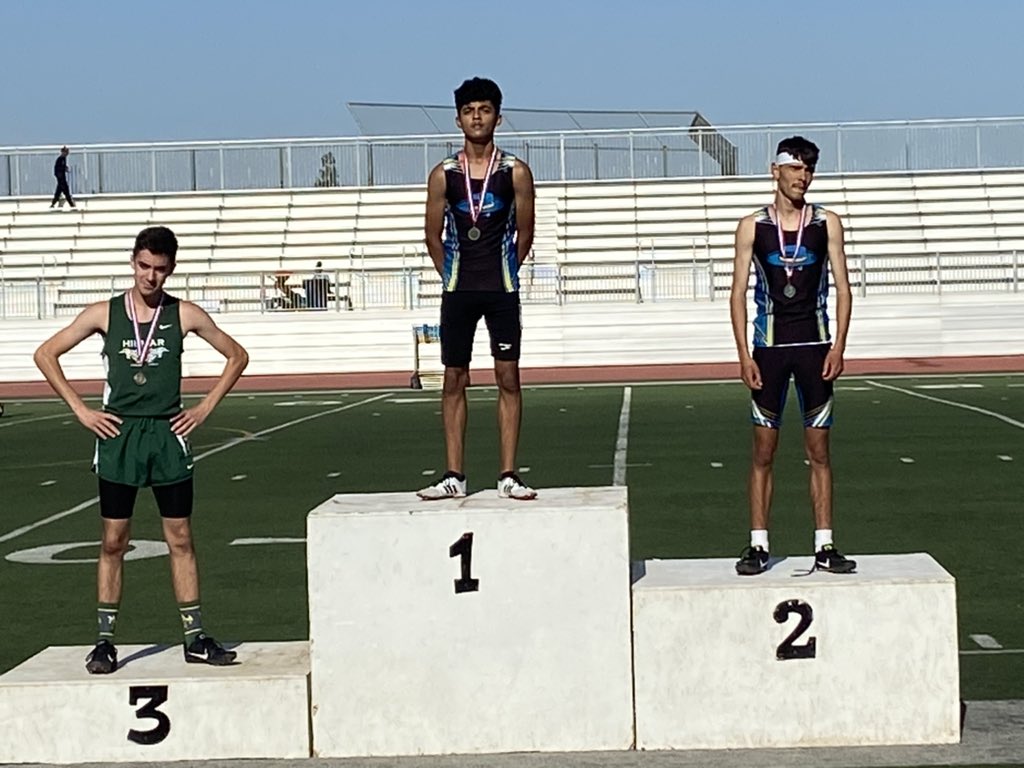Your Junior Varsity Boys 400m Champion Raul Guitron, Matt Minor takes 2nd place! <a href="/ElCapAthletics/">ECHS Athletics</a> <a href="/ecgauchos/">El Capitan HS 🤠</a> <a href="/GauchoNetwork/">Gaucho Network</a>