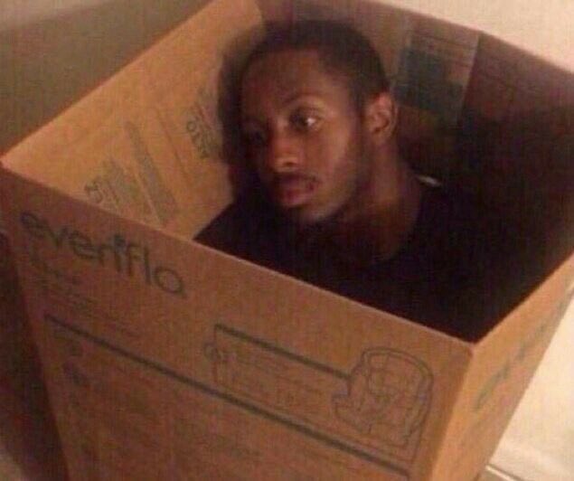 Katie: “raise your glass!”
Box guy:
#TheBachelorette #BachelorNation