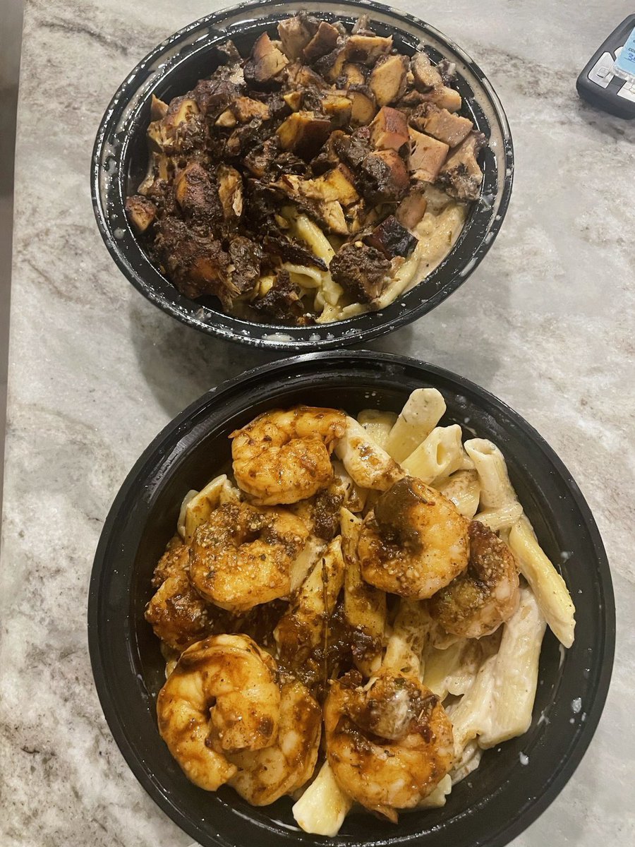 Janeese4DC's tweet photo. Kyle and I made it to #Sandovan🇯🇲 tonight to kick off Caribbean-American Restaurant Week (June 6-12). I got the Jerk Shrimp Pasta and he got the Jerk Chicken Pasta. Let’s get out and support our #Ward4 Caribbean restaurants this week! https://t.co/ZIvY30MYNQ
