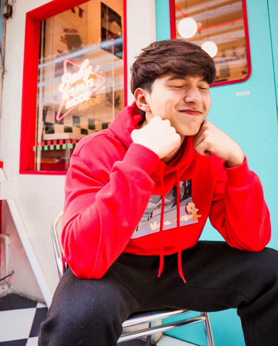 Sunday Morning Diner 🍫🥤

📸 <a href="/k2ken_/">k2ken_</a> instagram 
#k2ken #kenprarunyu #K2YG