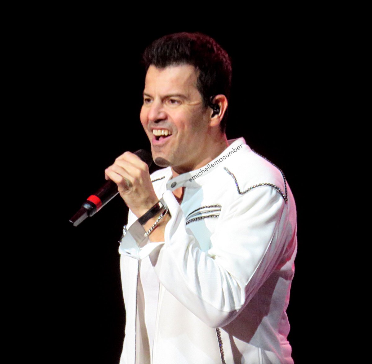 MichelleMacumbe's tweet photo. #MCM & #MCE @jordanknight 🎤😍🥰 @NKOTB #JordanKnight #NKOTB #NewKidsOnTheBlock #JordanGirl #BHLove #NKOTBForever #Thankful4Jordan #Thankful4NKOTB #MyFavoriteSmile #MyFavoriteGuy #JordanVision #MixtapeTour #MixtapeMemories #WhiteKnight #NKOTBMemories #ThatDimple @jordanknight617 https://t.co/47zUilG7Xz