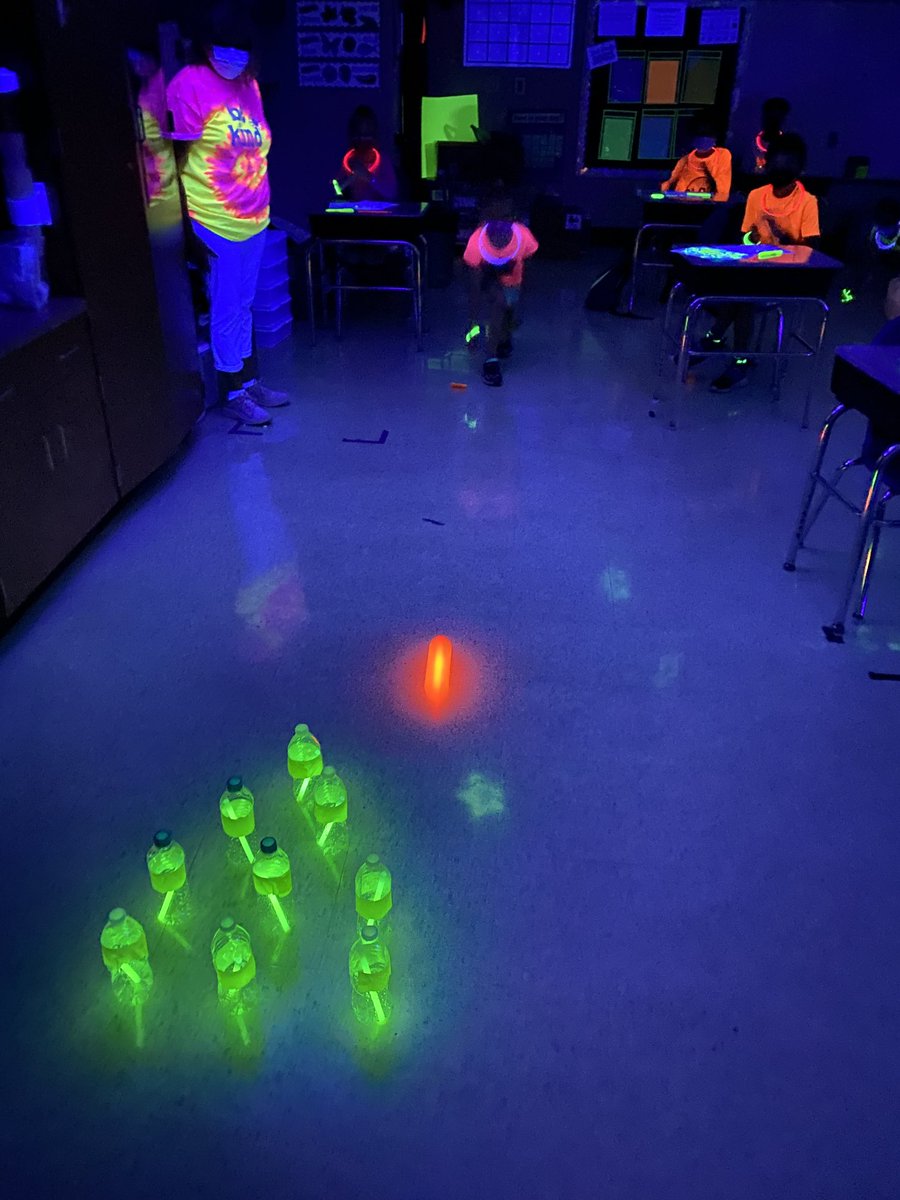 MissGentzler1's tweet image. Glow Bowling! #reCONNECTnycsd