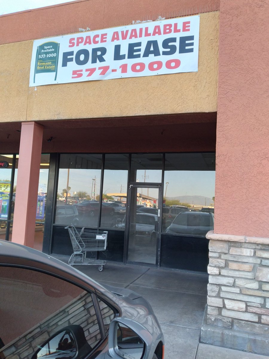 adelina_sinohui's tweet image. #ElephantGarden or #cemetery. Richard asking Richard why i don't go on stage? BANG! BANG! MF. #WELCOMETOTUCSON. WHERE YOU HEADED? OH MY GOD YOUR HEAD FELL OFF WHO KILLED YOU. I GUESS I WILL #KICKIT across the Border

#Drink #water #TECATE #Whisky #wine #Beer #vodka #Tequila #Rum