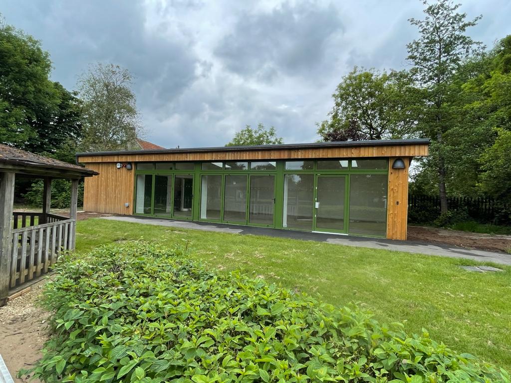 MyrahConstruct's tweet image. THE GARDEN ROOM
At Bridge Farm Primary School

With the current glorious weather, the 100m sq annex is filled with natural light and provides the perfect teaching &amp;amp; activity space that helps boost wellbeing &amp;amp; productivity for children and for wider community use.