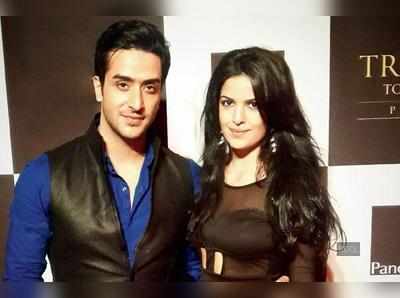 AAK_231_'s tweet photo. Moreover, no one knew who Aly Goni was in the industry so to describe him, the exact words = "He is Natasha's Boyfriend."
Those who don't know, Natasha was a contestant in #BB08 and she's Hardik Pandya's current wife.
#GautamGulati🖤
(Sorry for the wrong hashtag in the prior.🤦🏻♀️) https://t.co/nPrpuS5pN9