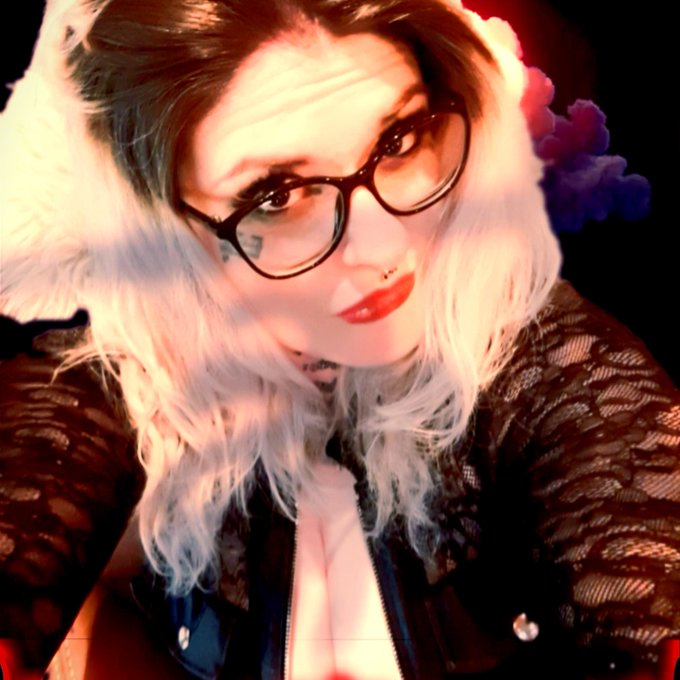 Abonnez-vous et suivez moi pour en d&eacute;couvrir plus 📢🥰  Onlyfan  https://t.co/gvIFGJHpo9   Patreon  https://t<a href="/tag/kisses"class="tags"><span>#kisses</span></a><a href="/tag/shareit"class="tags"><span>#shareit</span></a><a href="/tag/goodevening"class="tags"><span>#goodevening</span></a>