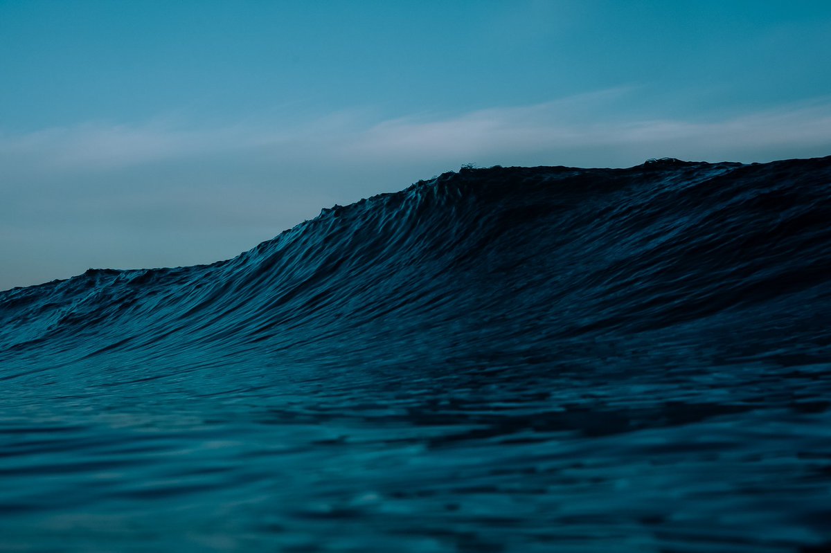 MatijaSmojver's tweet photo. Not waving, but drowning #wave #streetdreamsmag #createexplore https://t.co/AW186R4vT7