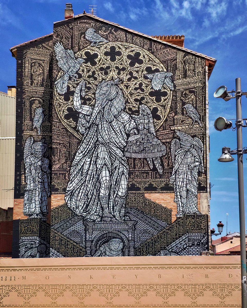 chechugarate's tweet photo. Este es el mural que han realizado los chicos de #MonkeyBirdCrew en pleno centro histórico de Burgos inspirándose en el arte que atesora la catedral. Un proyecto de @StARTerproyecto.
📷 @pd_diaz ⬇️HILO https://t.co/jPzMNsx0OT