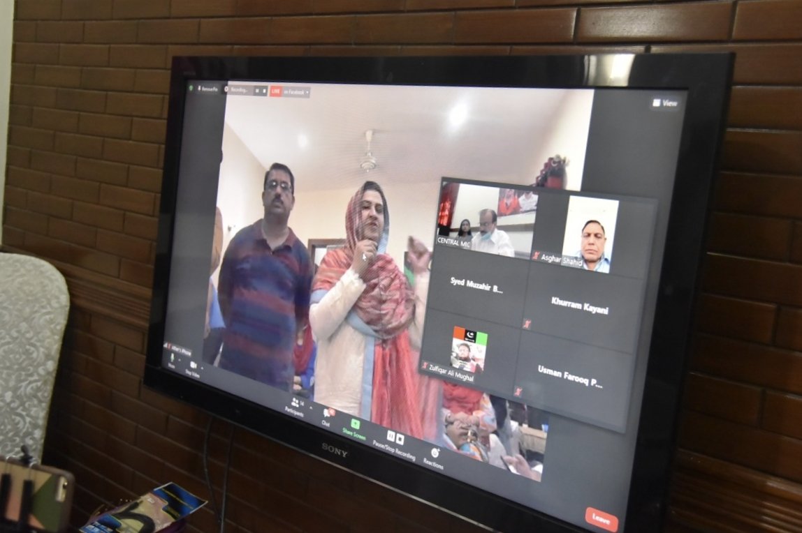 Noor_Un_Nisa's tweet photo. #studentsworkshop Faisalabad
@BBhuttoZardari 
@MediaCellPPP 
@HassanmehmoodCh https://t.co/3WZeveUZ3w