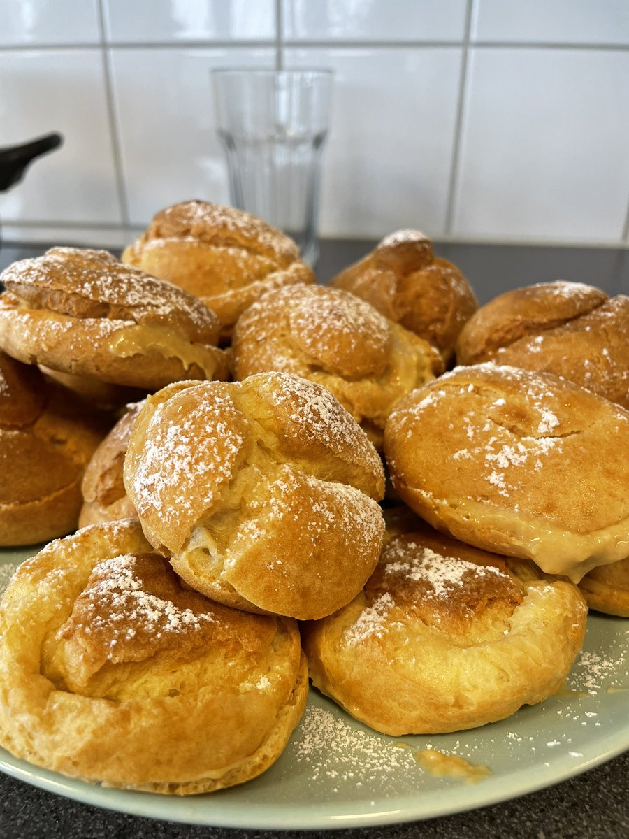 SMLerch's tweet photo. This week’s baking was Rhubarb Orange Profiteroles…

I’m a little disappointed in these. The orange flavor strongly overpowers the rhubarb and the choux pastry is not quite right yet 😅

#baking #profiteroles #chouxpastry #rhubarborange https://t.co/LiNmRvlO6C