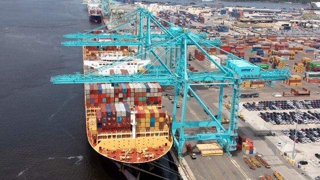 Much has been written of late about port call optimization - interesting opinion piece from <a href="/Seatrade/">Seatrade Maritime</a>-  #ports #digitalisation #supplychain #logistics #cargo #data #trade #shippingcontainers #nextlevelinfo  buff.ly/3gdUarT