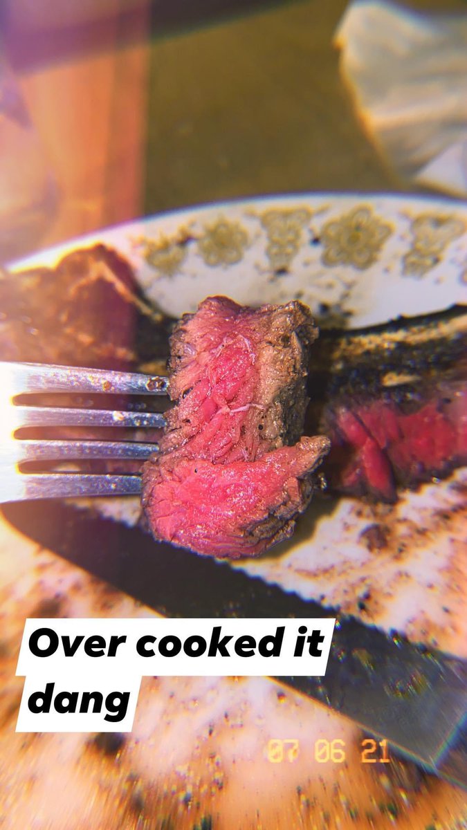 PayneAhrens's tweet photo. I once dated a girl who would cry if I cooked her a steak this way. She said it was too “bloody.” Dodged a bullet there. https://t.co/eDJ1kRqjOq