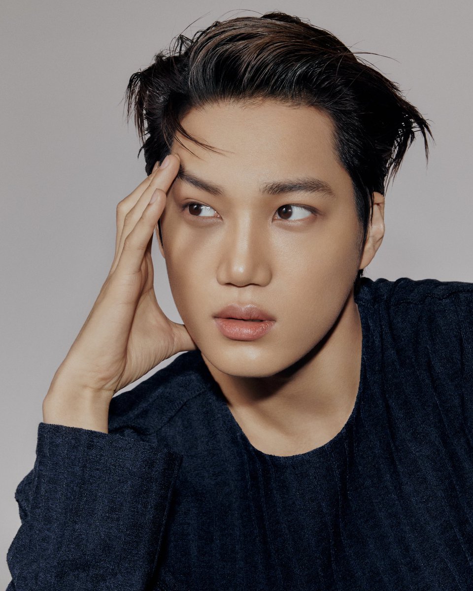 BobbiBrown_TH's tweet photo. สร้างทรงคิ้วเรียงสวยดูมีมิติอย่างเป็นธรรมชาติด้วยไอเท็มลับแบบคุณ KAI ดินสอเขียนคิ้ว Perfectly Defined Long-Wear Brow Pencil

มอบเนื้อผลิตภัณฑ์ที่เป็นเอกลักษณ์และเขียนได้อย่างเรียบลื่น ไม่ฝืด และไม่แห้งเป็นผง

(คุณ KAI ใช้เฉดสี Mahogany)
#BobbiBrownxKAI
#KAIGLOW https://t.co/3pQeokmmGL