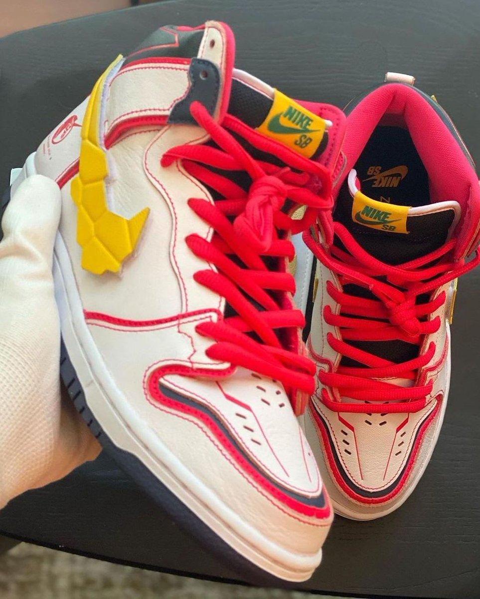 SneakerFiles.com tweet media