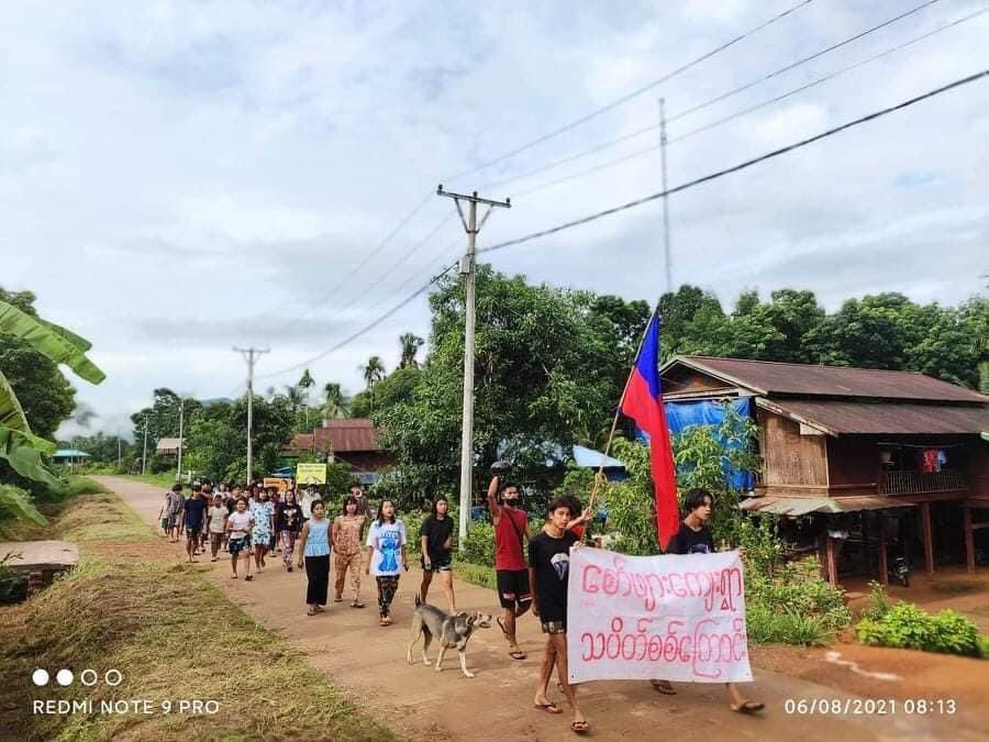 saiphyoezin's tweet photo. A protest march was held this morning in Saw Phya Village, Thayet Chaung Township to defy military rules.
#RejectCoupRejectASEAN #WhatsHappeningInMyanmar #June8Coup #MilkTeaAlliance https://t.co/rYkbwF3HHo