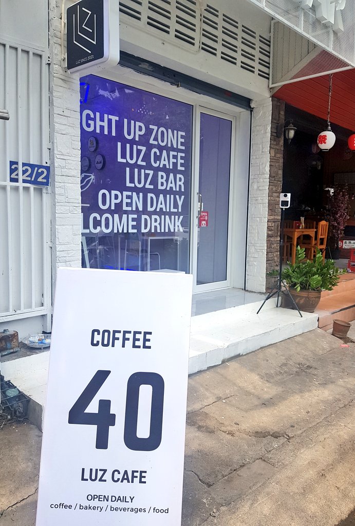 cafeniyom's tweet photo. LUZ CAFE [ลูซ คาเฟ่] /LUZ BAR
📍คูเมือง ติดกับร้านAi Tomoe ก่อนถึงแจ่งศรีภูมิ
⏱ทุกวัน 9.30am~8pm
💰40~50บ.
☕กาแฟรสเข้มนํา อร่อย ราคาไม่แพงค่ะ
💨ร้านขนาดกลางตกแต่งโทนขาวสไตล์ modern มีที่นั่ง8~12ที่ จอดรถได้หน้าร้าน 
❇มีfoodpandค่ะ
#คาเฟ่นิยม #คาเฟ่เชียงใหม่ #รีวิวเชียงใหม่ https://t.co/S3kWCSC3xK